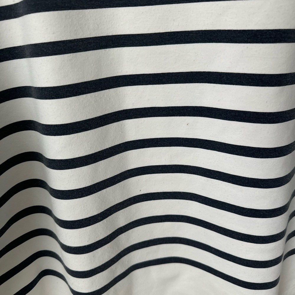 Tuckernuck Pomander Place Striped
Evie Swing Sweatshirt - One Size - Picture 11 of 15